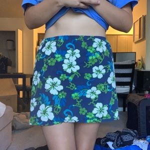 Thrifted skirt I’m a 4 doesn’t fit.